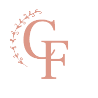 un logo avec les initiales C & F entrecroisées, une demi couronne de fleur enrobe la courbe de la
                 lettre C.